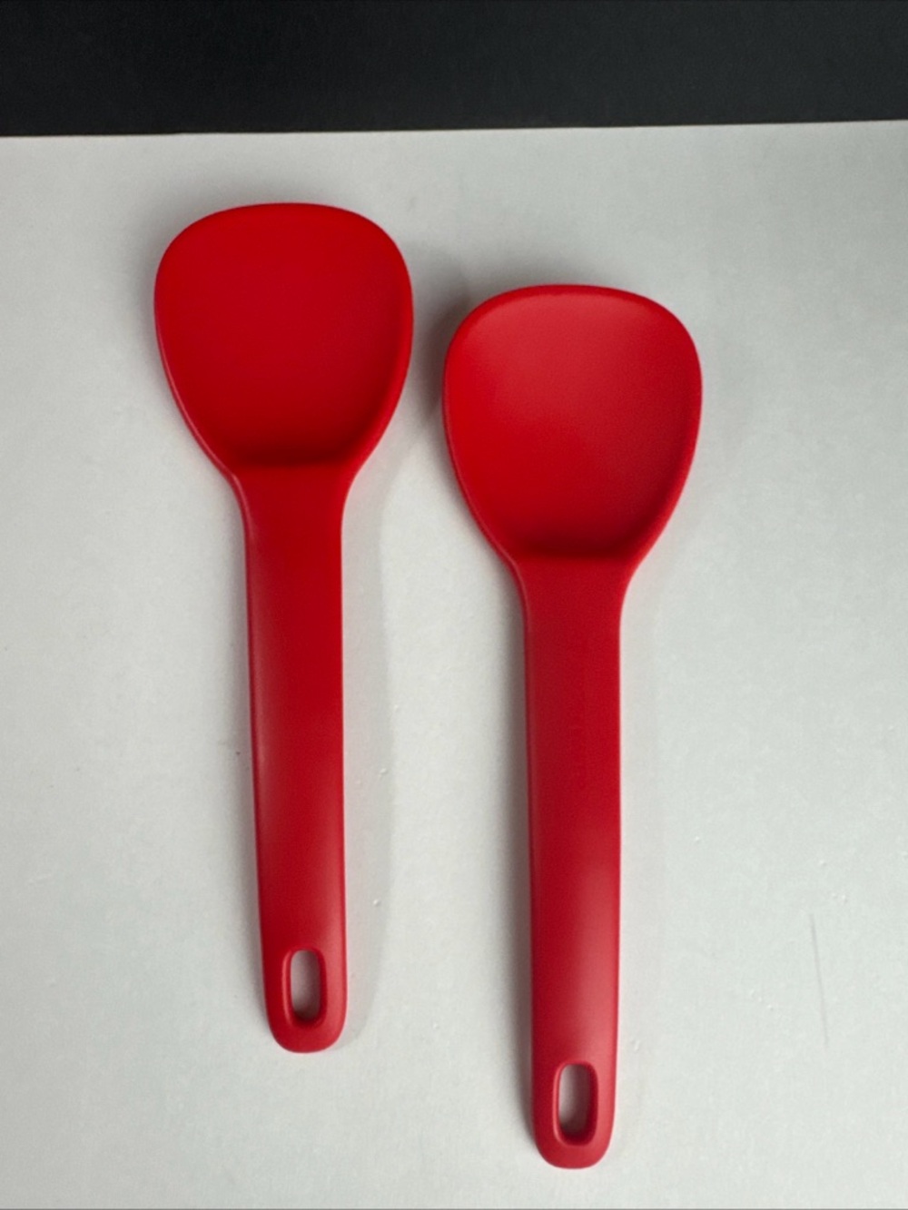 Tupperware Red legacy rice server, spoon 8 inch Set of 2